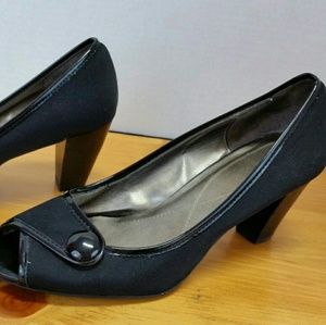 Naturalizer Lightner shoes